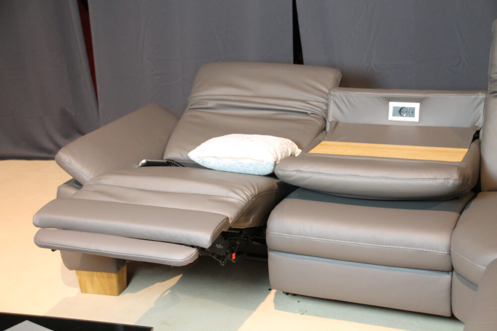 Steinpol - Polsteria MESSINA - Ecksofa mit motorischer Relaxfunktion in Leder taupe