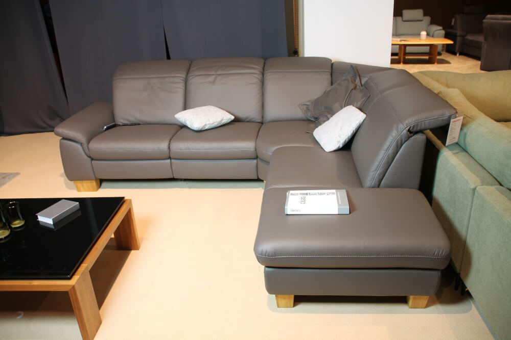 Steinpol - Polsteria MESSINA - Ecksofa mit motorischer Relaxfunktion in Leder taupe